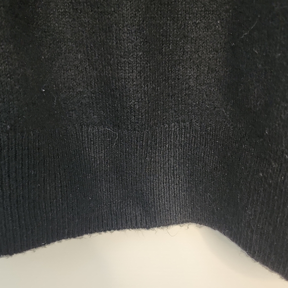 Vince Camuto Classic Black Crew Neck Sweater - Picture 3 of 10